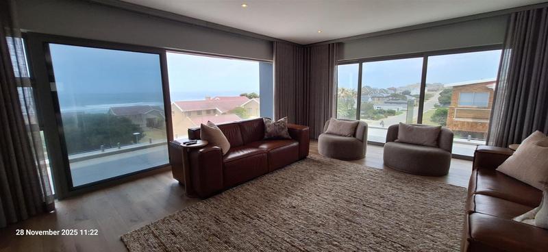 5 Bedroom Property for Sale in Outeniqua Strand Western Cape